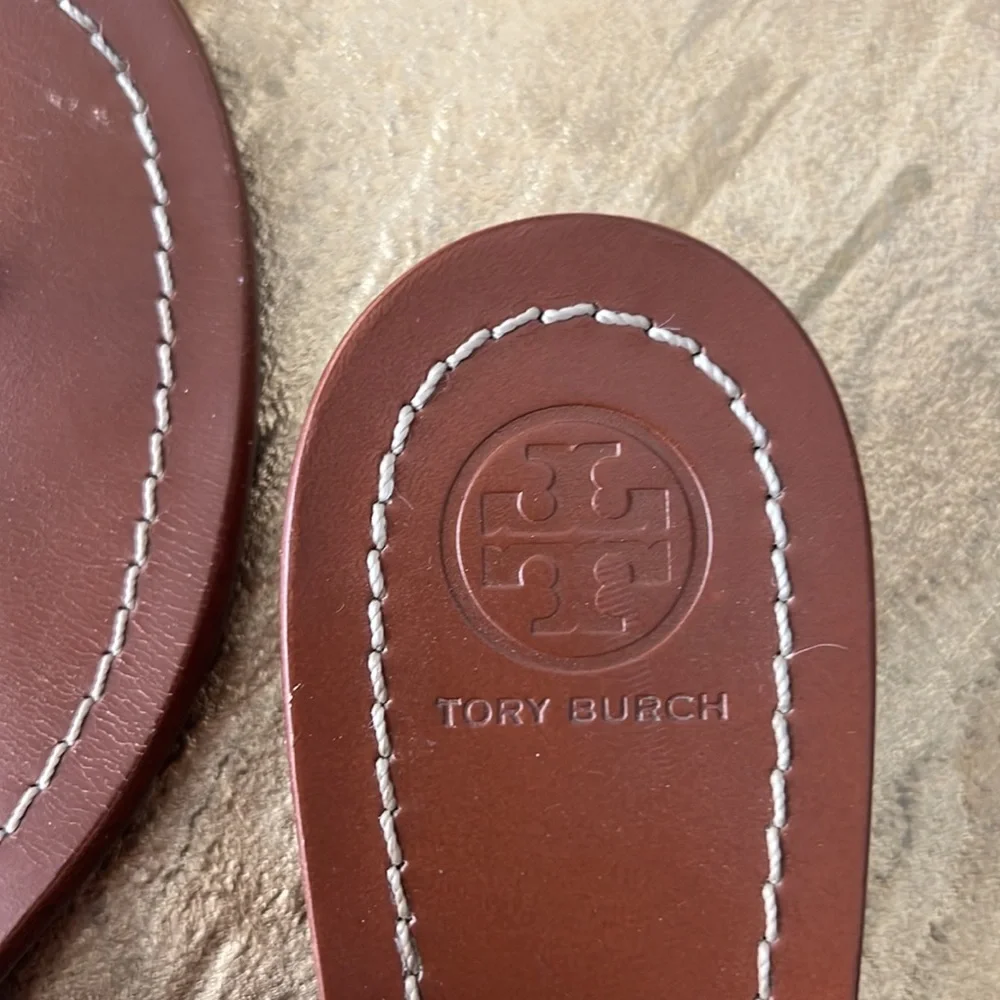 Tory Burch Gemini brown T-strap sandal,  gold metal link hardware, size 8 - Picture 10 of 12